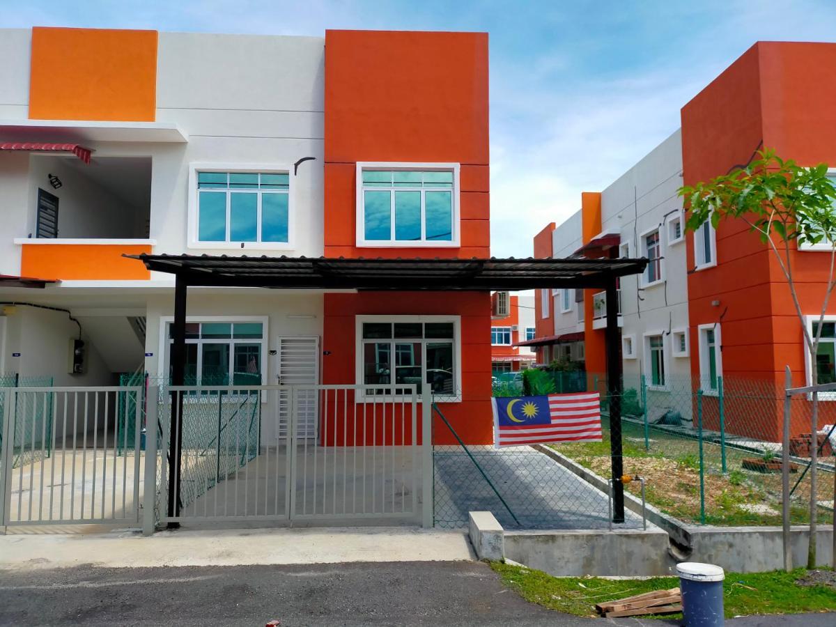 Zaara Homestay Krubong Alor Gajah Ayer Keroh Melaka Luaran gambar